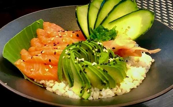 Chirashi saumon avocat